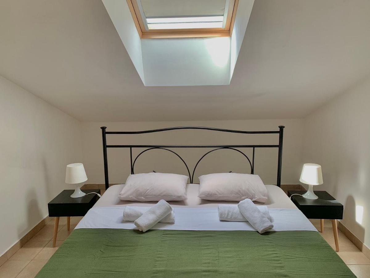 Apartments Happy Stay Center Baska Bagian luar foto
