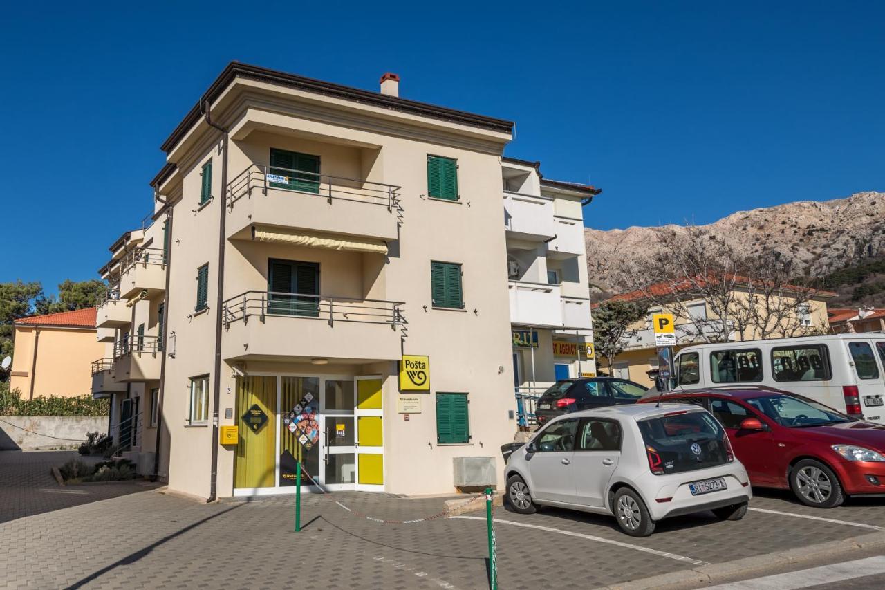 Apartments Happy Stay Center Baska Bagian luar foto