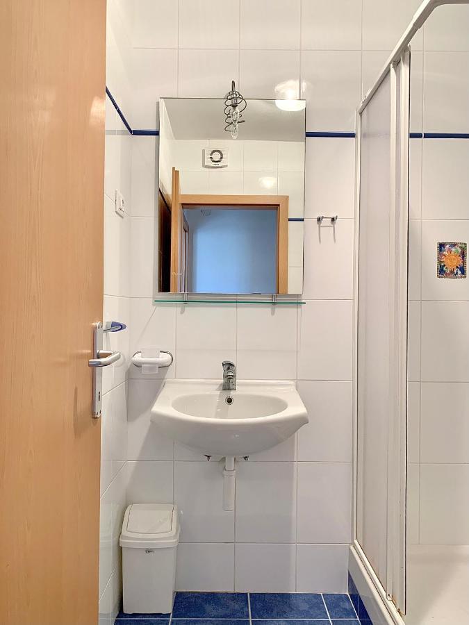 Apartments Happy Stay Center Baska Bagian luar foto