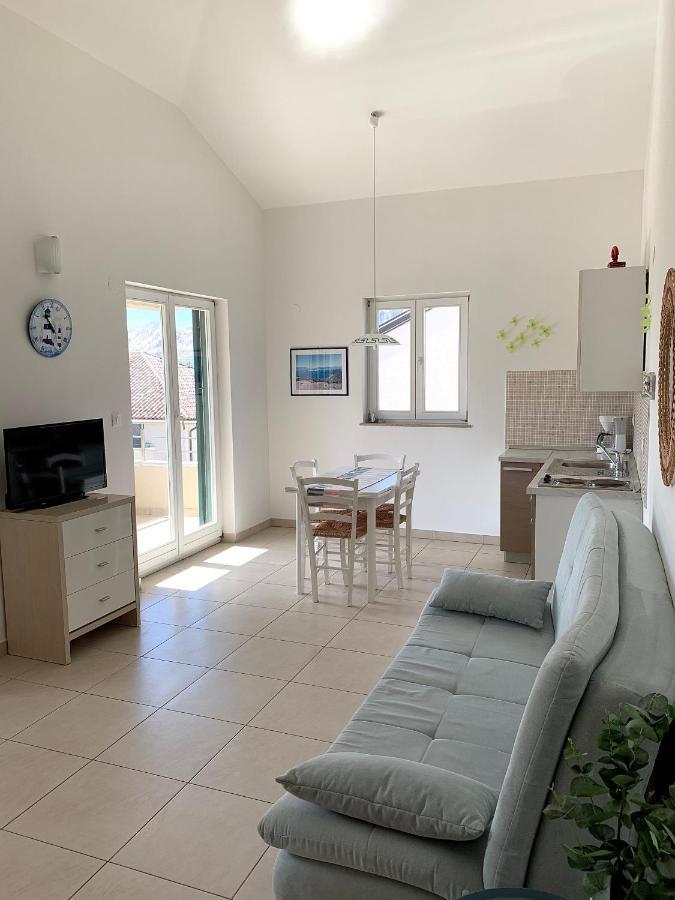Apartments Happy Stay Center Baska Bagian luar foto