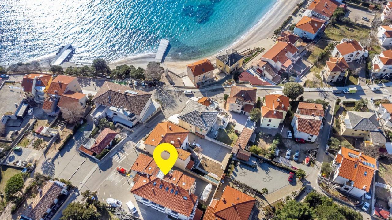 Apartments Happy Stay Center Baska Bagian luar foto