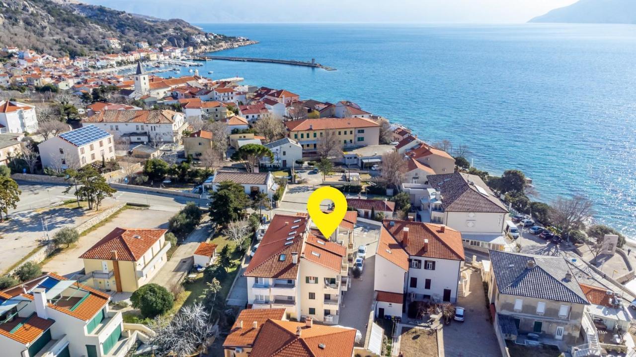 Apartments Happy Stay Center Baska Bagian luar foto