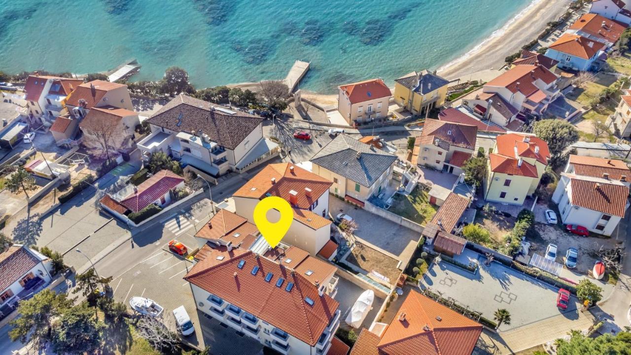 Apartments Happy Stay Center Baska Bagian luar foto