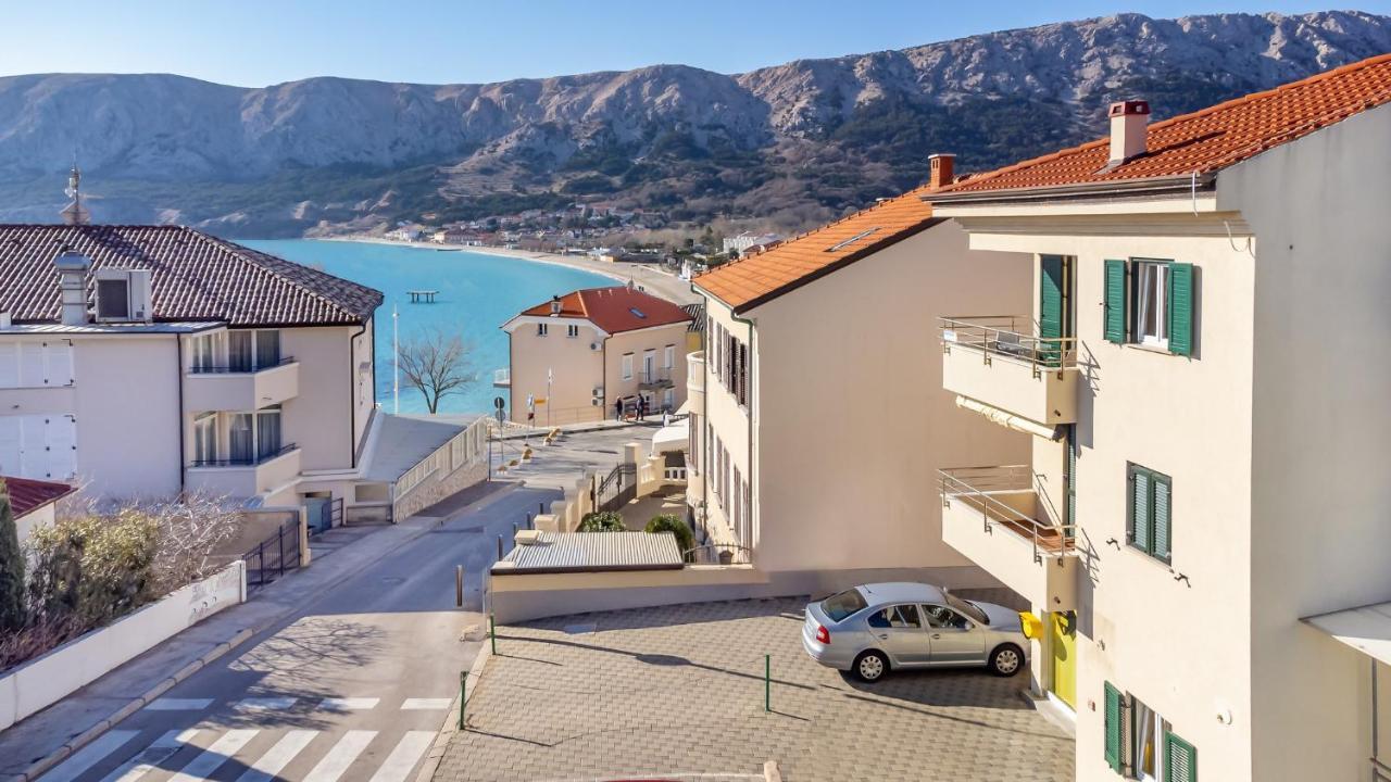 Apartments Happy Stay Center Baska Bagian luar foto